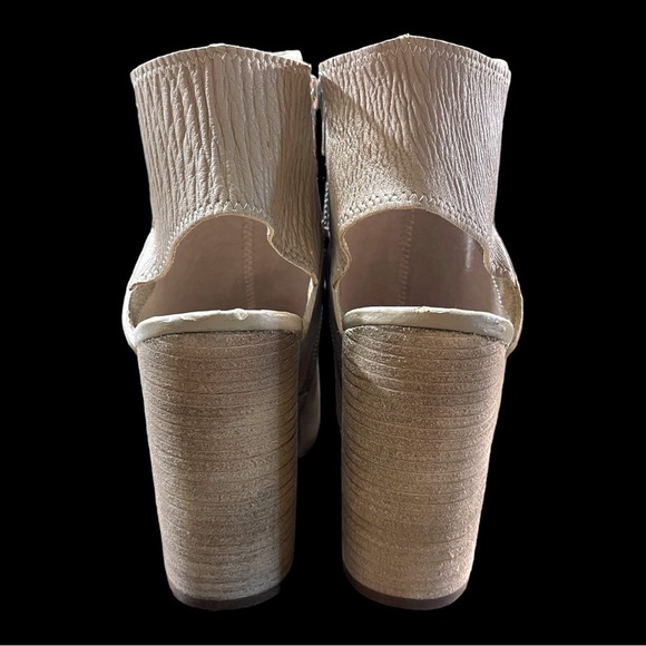 DOLCE VITA, CHIC, OPEN TOE/HEEL BOOTIE. NUDE LEATHER BOOTIE. SIZE 10 - Picture 4 of 10